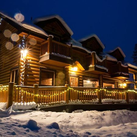 Castle Mountain Chalets Экстерьер фото