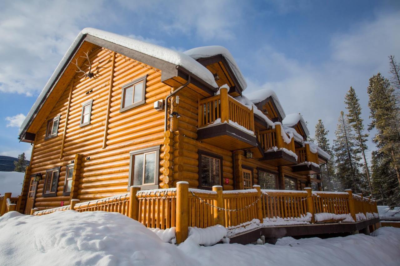 Castle Mountain Chalets Экстерьер фото
